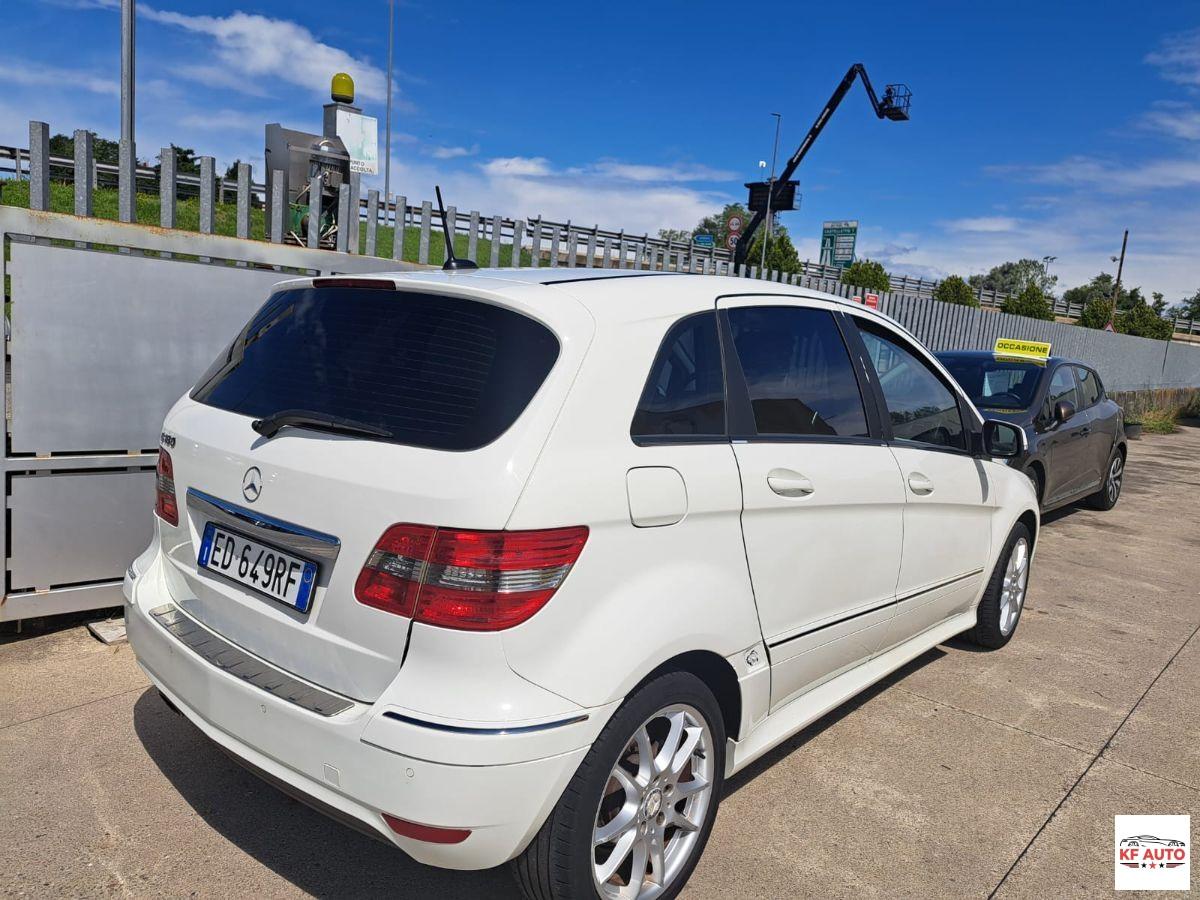 MERCEDES - Classe B - 180 AUTOMATIC Premium