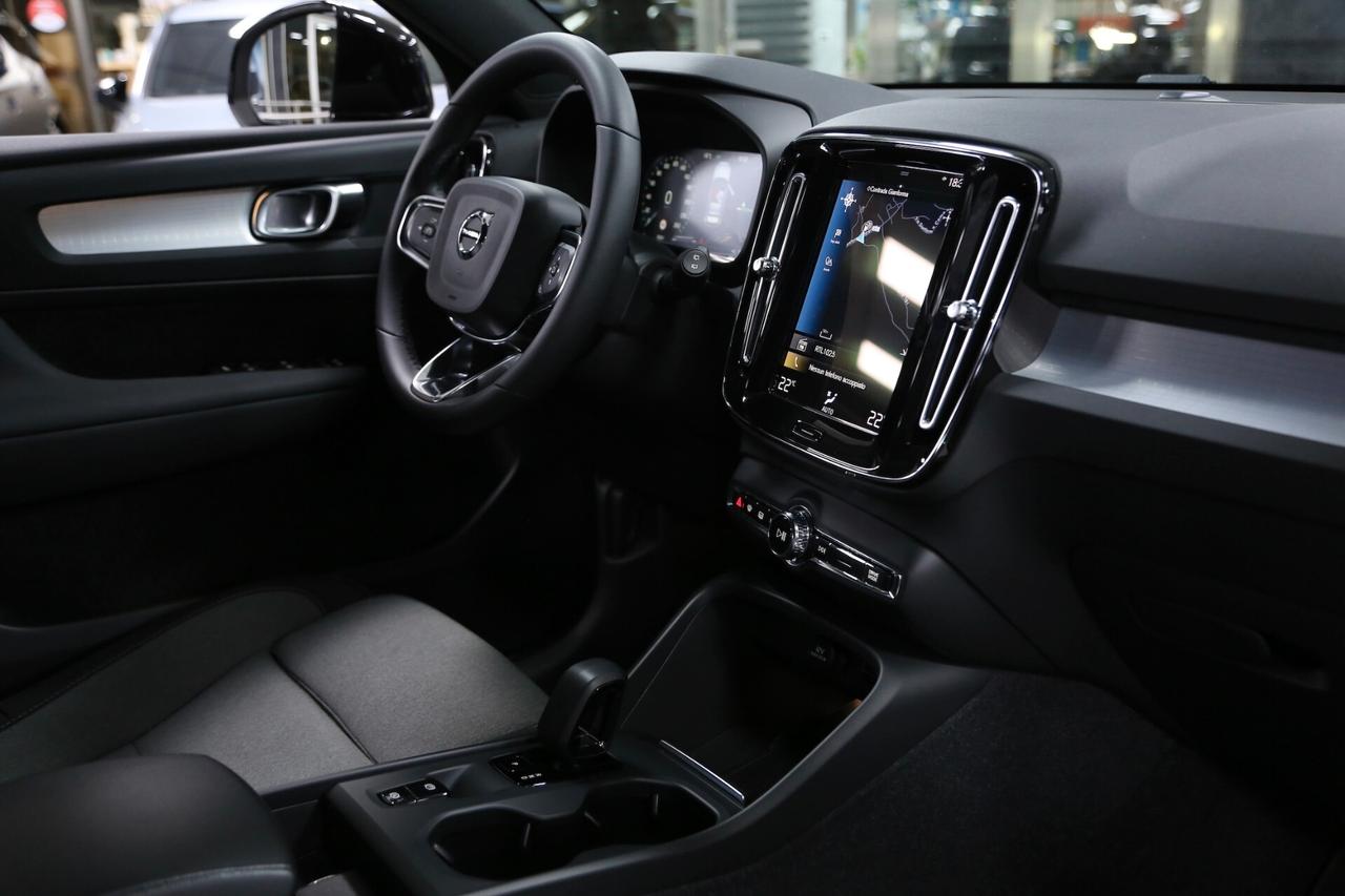 Volvo XC40 T5 Recharge Plug-in Hybrid Core auto