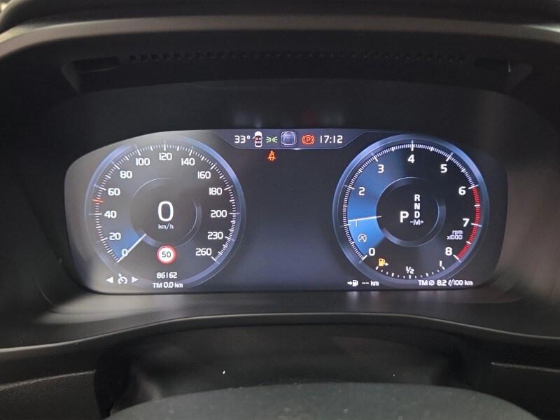 VOLVO XC40 (2017-->) XC40 T3 Geartronic Momentu...