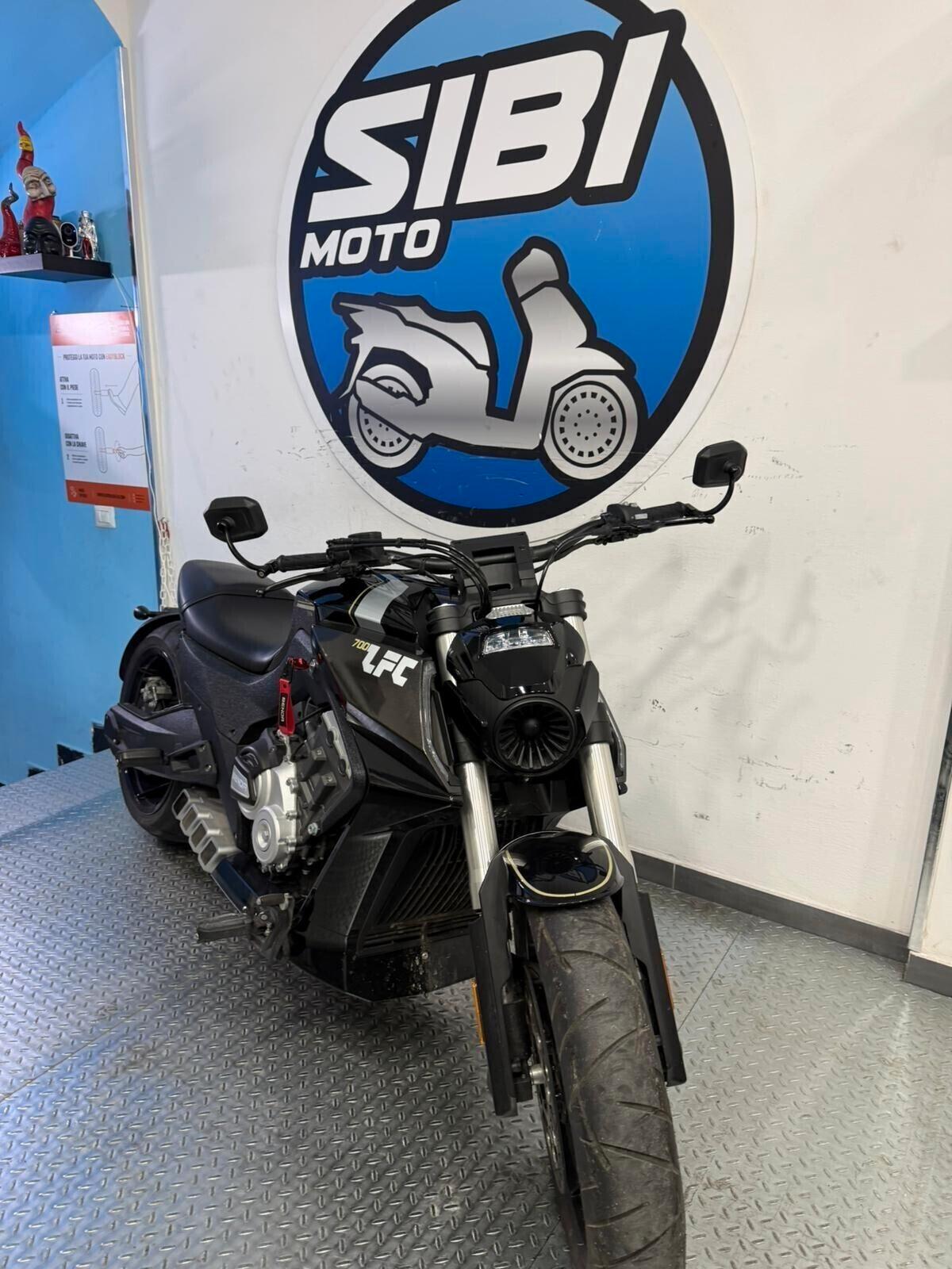 Benda Motorcycles LFC 700