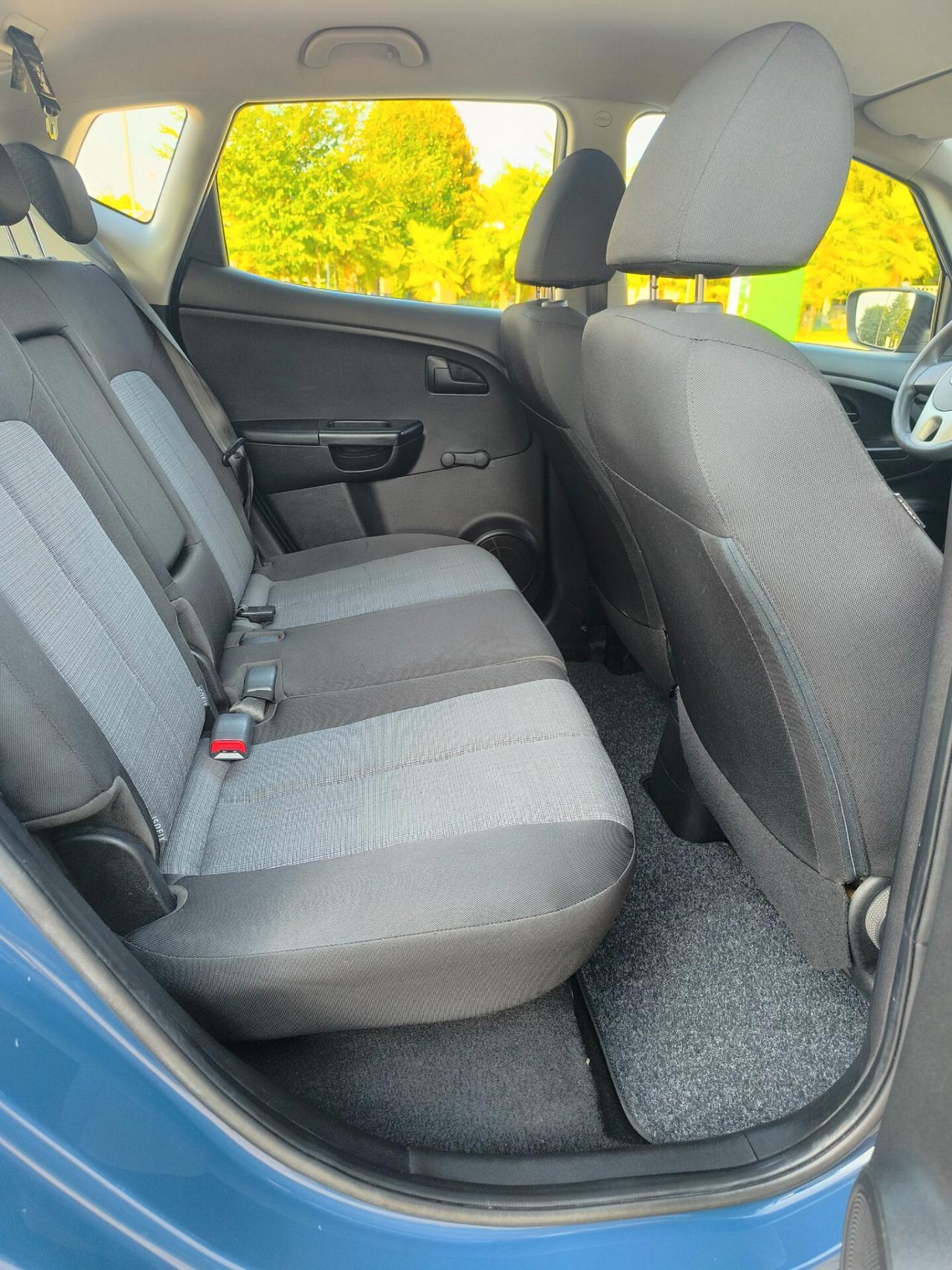 Kia Venga 1.4 benzina neopatentati 4 porte economic
