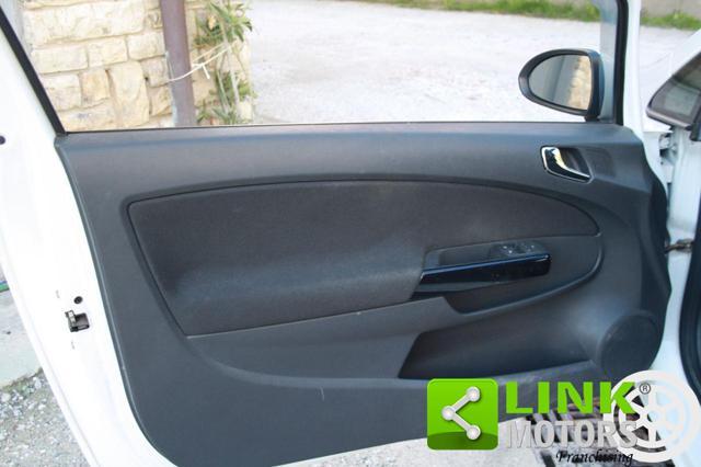 OPEL Corsa 1.2 3 porte b-color NEOPATENTATI