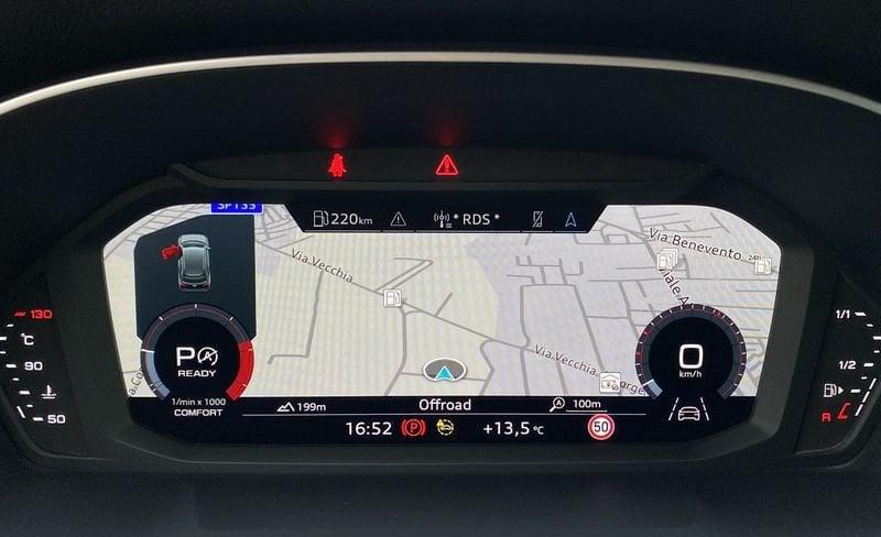 Audi Q3 S Line interno ed esterno 2.0 TDI 150CV S-Tronic 35