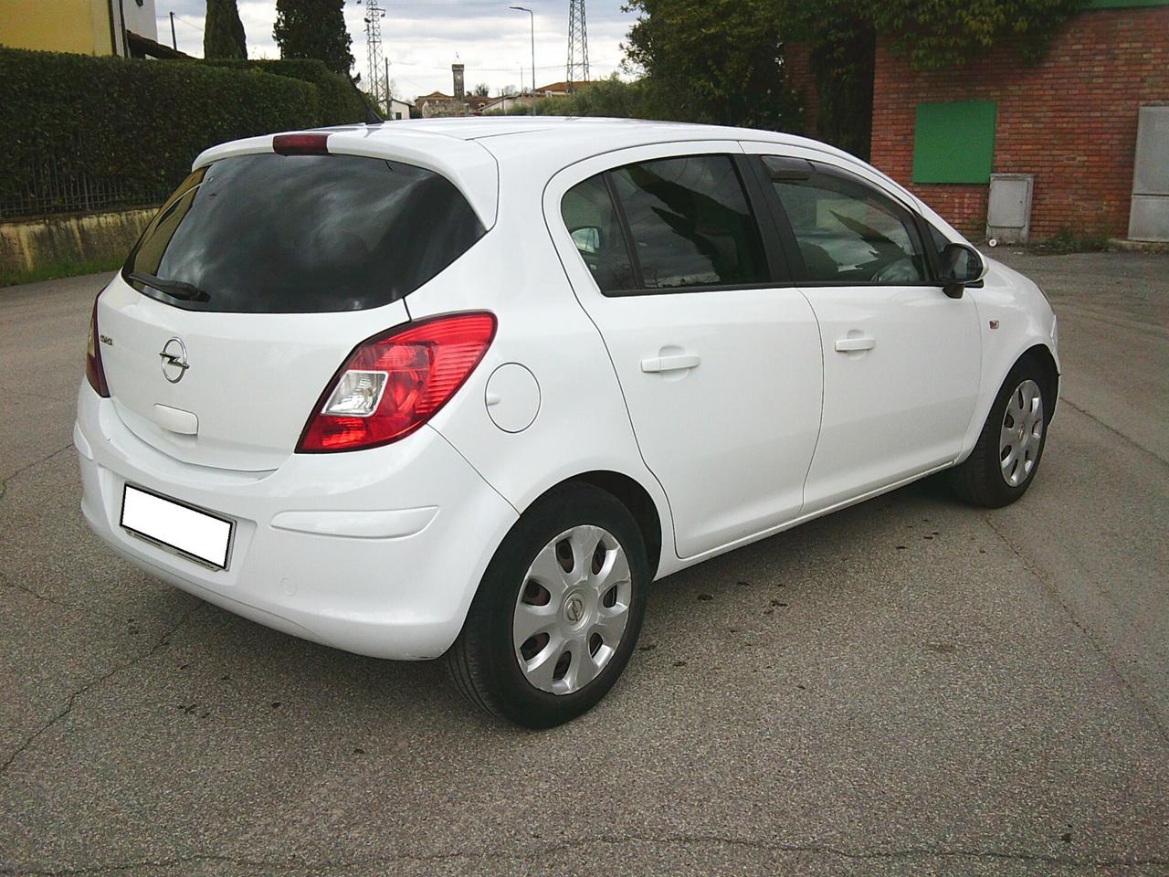 Opel Corsa 1.2 5 porte