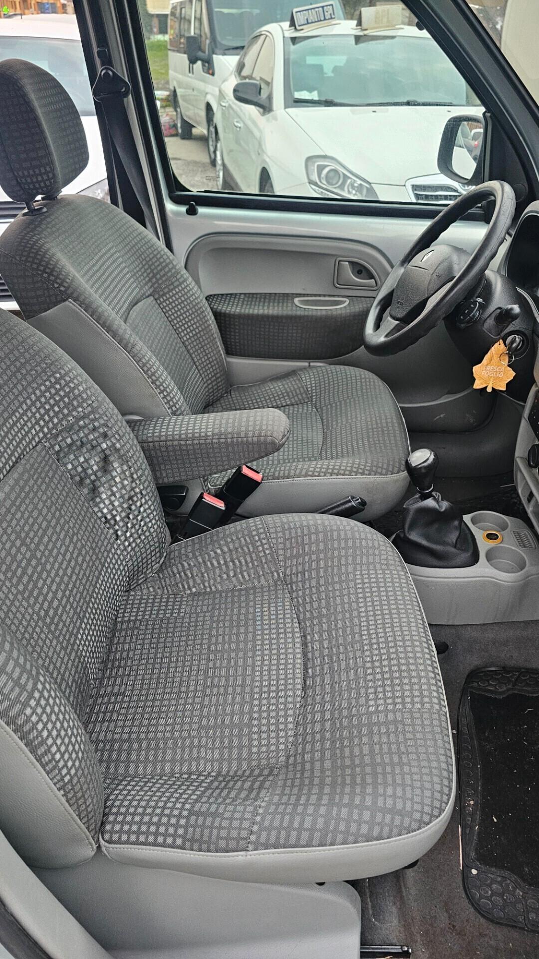 Renault Kangoo 1.6 16V 5p. BenzMetano Luxe