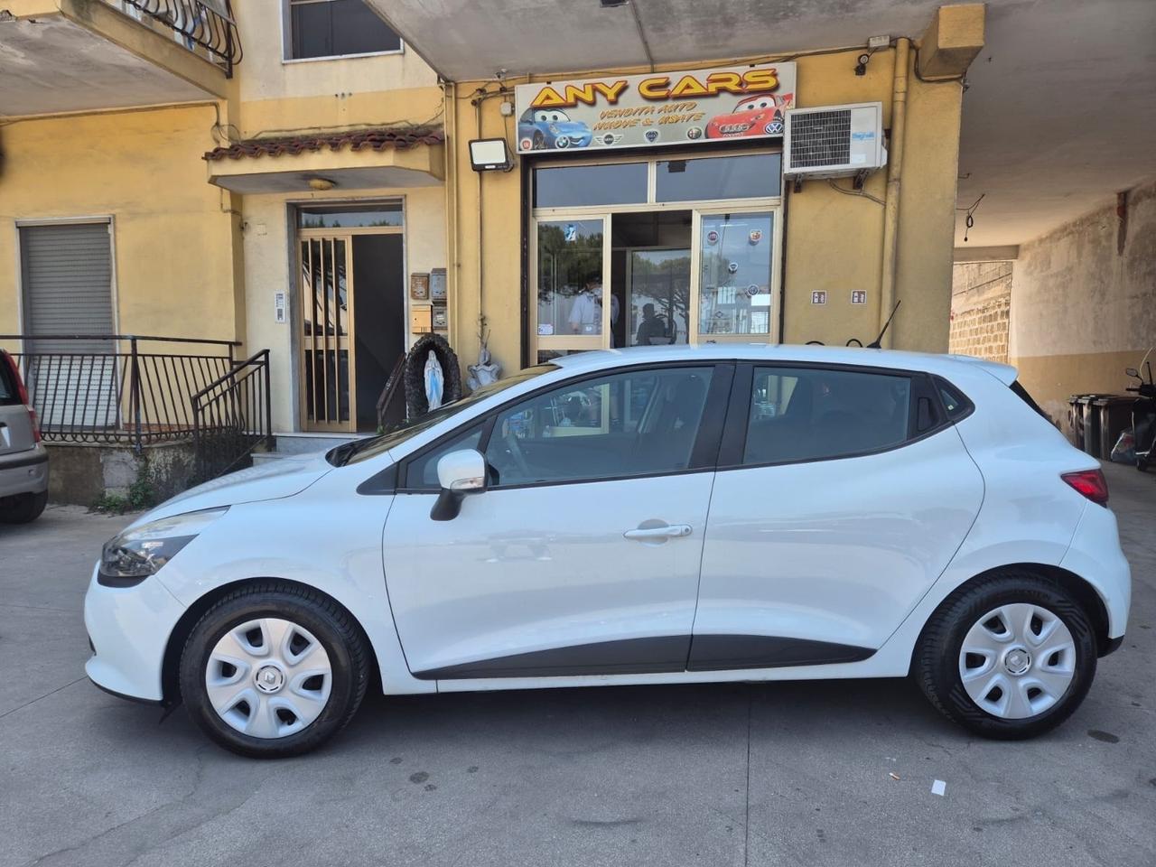 Renault Clio 1.2 75CV 5 porte Wave