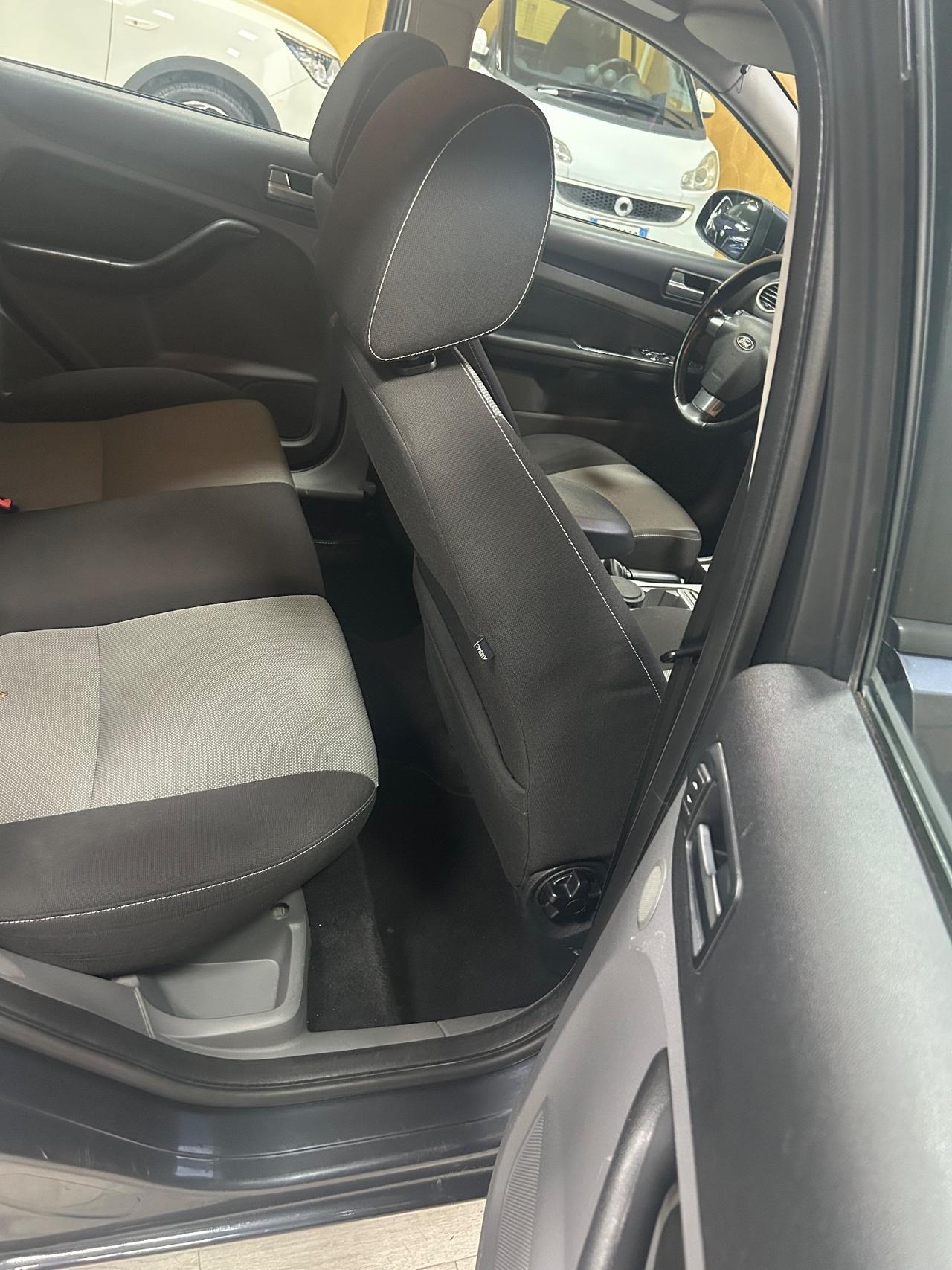 FORD FOCUS 1.6 Tdi 109 cv “NEOPATENTATI/FULL”-2011