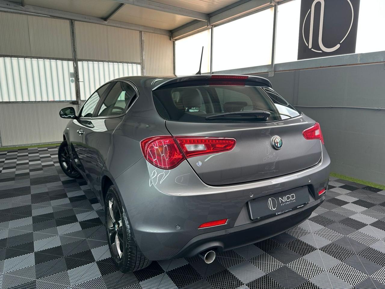 Alfa Romeo Giulietta 1.6 JTDm-2 105 CV Distinctive