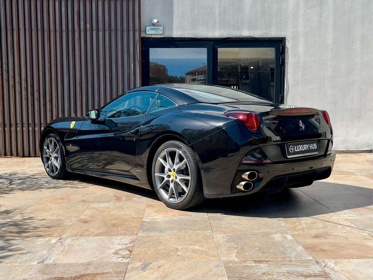FERRARI California 4.3 dct