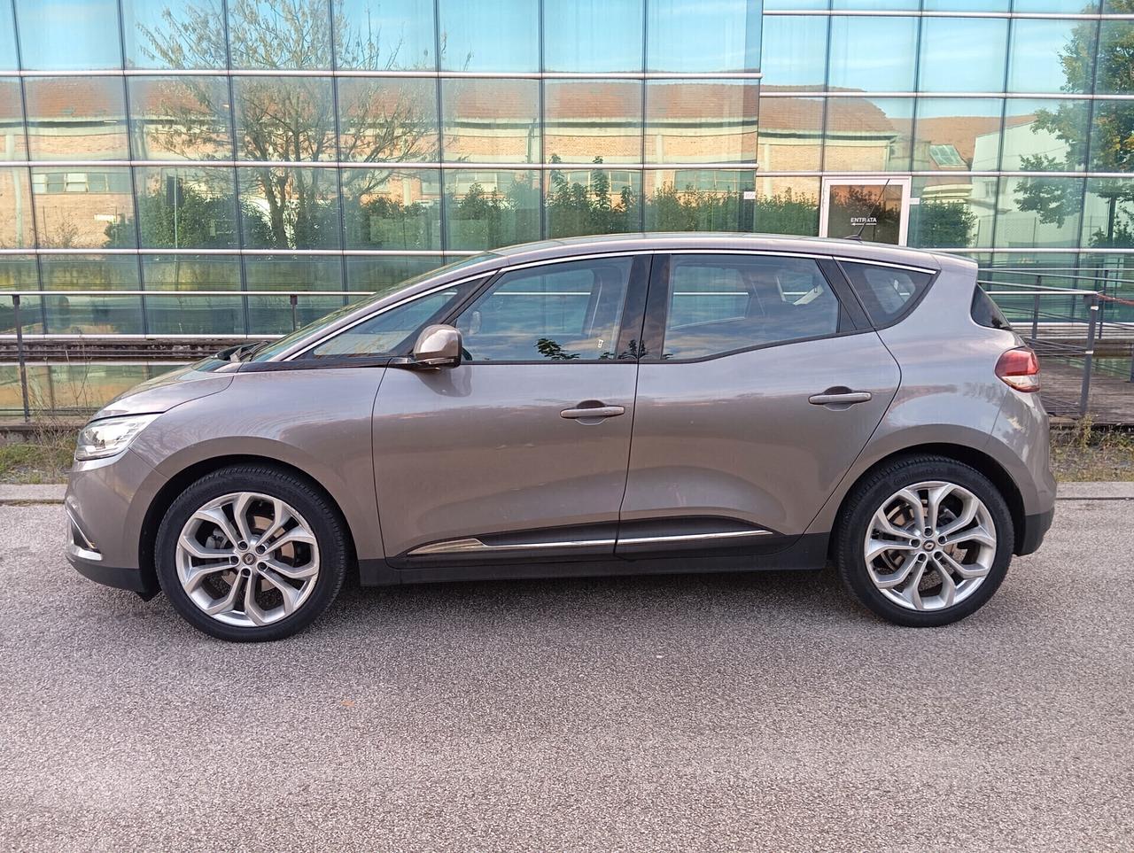 Renault Scenic 1.5tdCi 120 CV NAVI SENSORI E 199