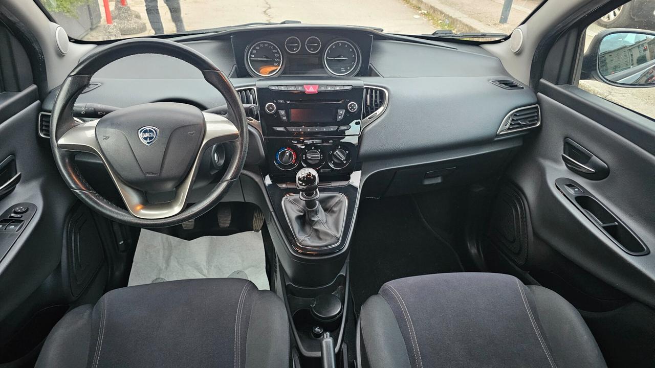 Lancia Ypsilon 0.9 TwinAir 85 CV 5 porte Metano Ecochic Gold