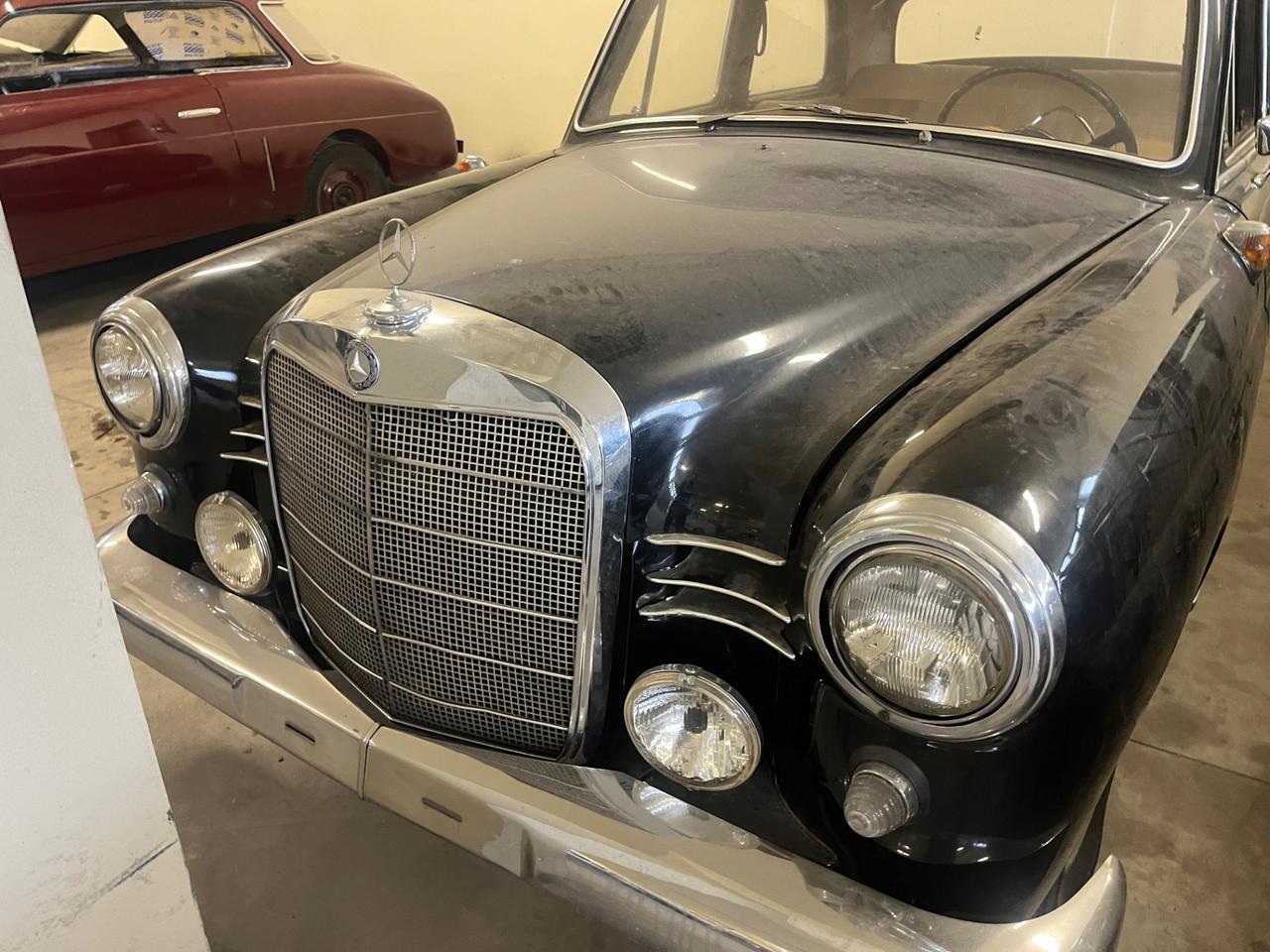 Mercedes 180 Ponton Bauletto
