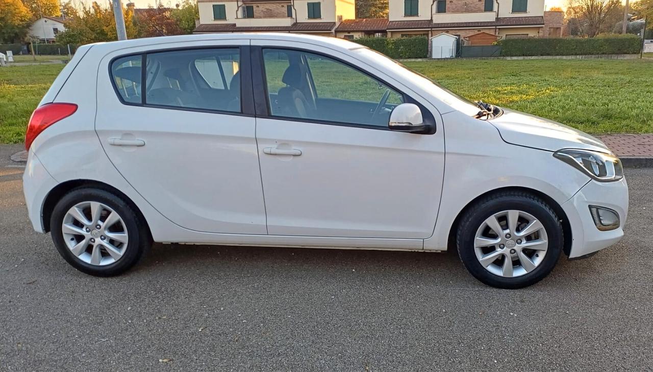 Hyundai i20 1.2 5p. BlueDrive GPL Sound Edition