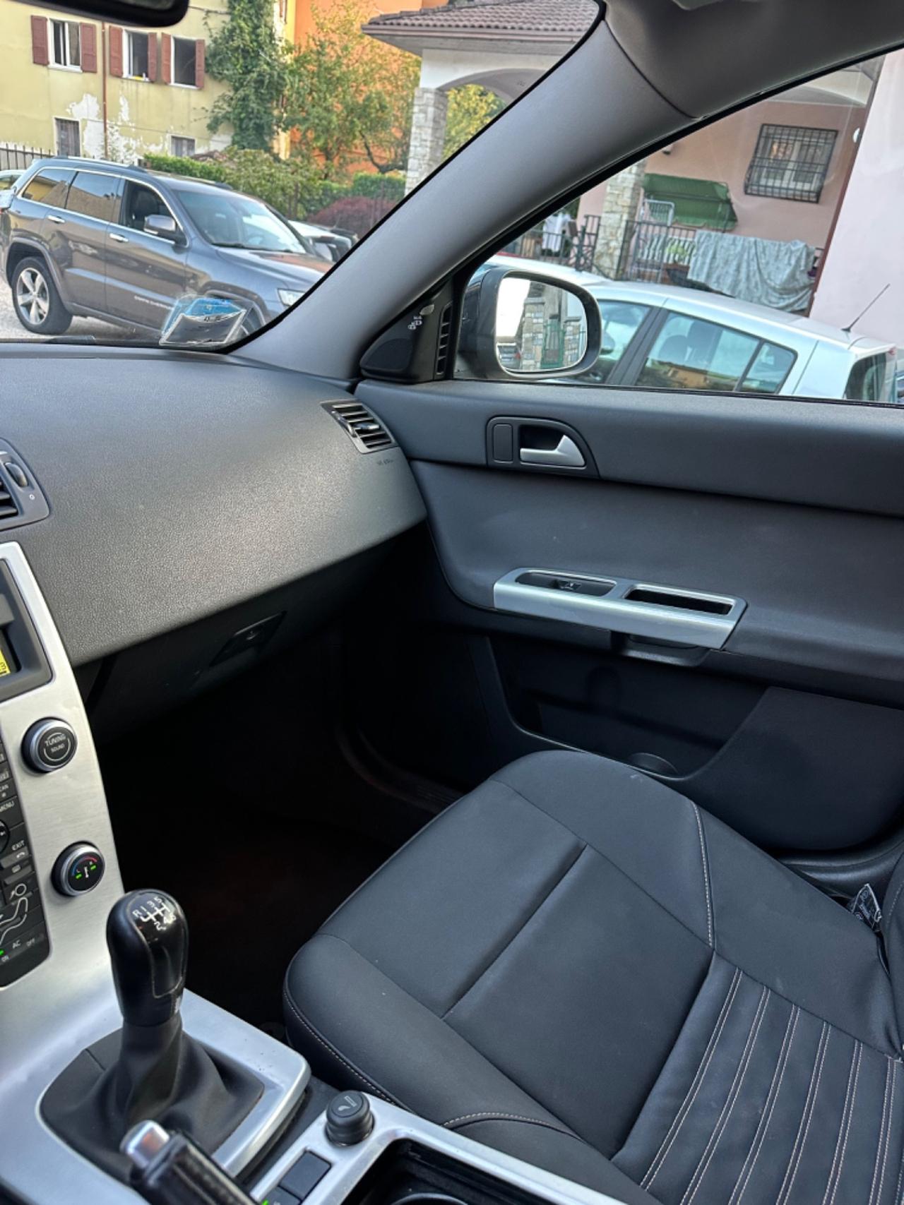 Volvo V50 D2 POLAR UNICOPR KMCERT