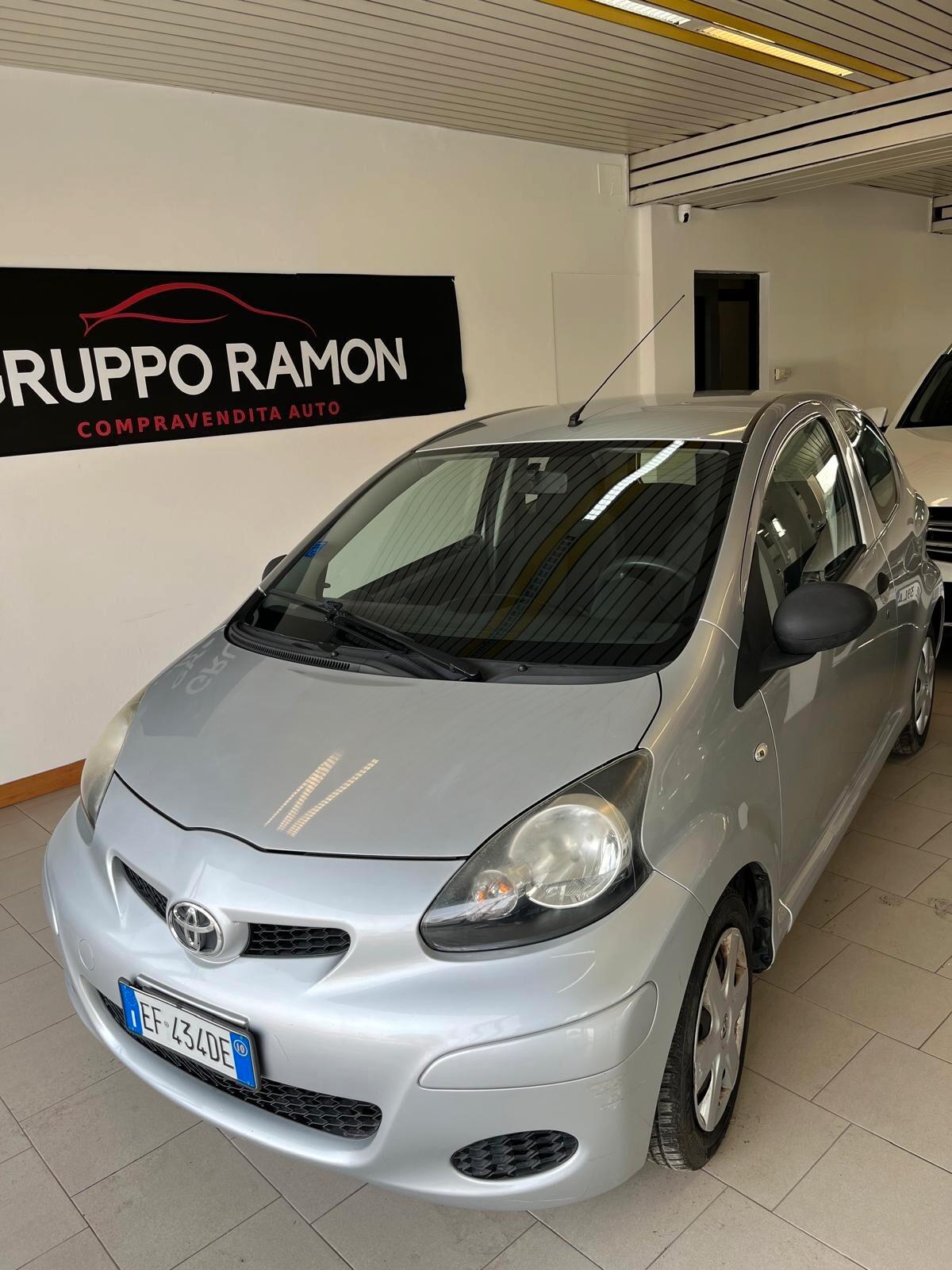 Toyota Aygo 1.0 12V VVT-i 3 porte Sol Connect