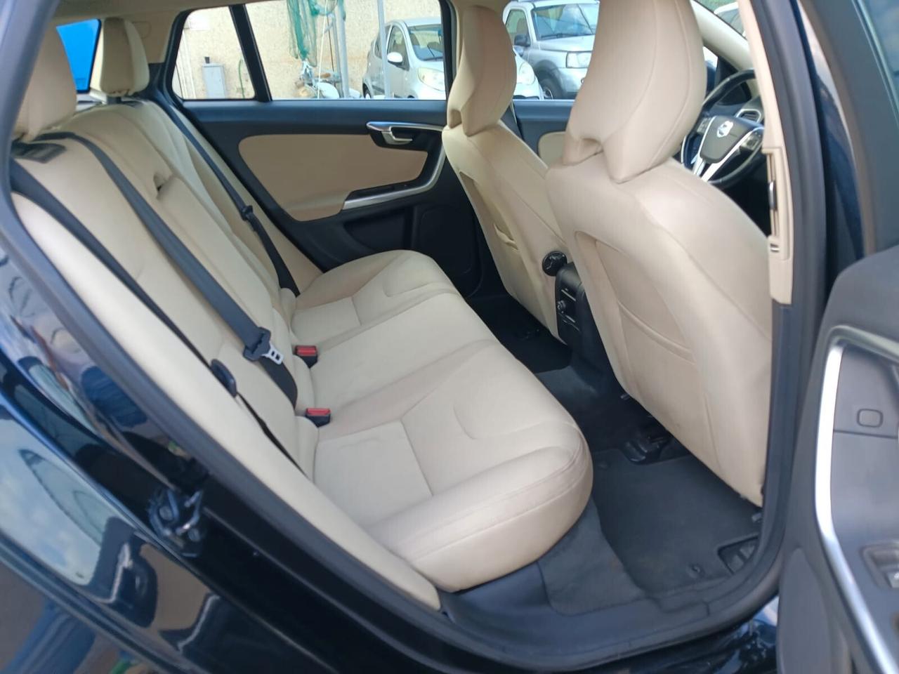 Volvo V60 D3 Geartronic Summum