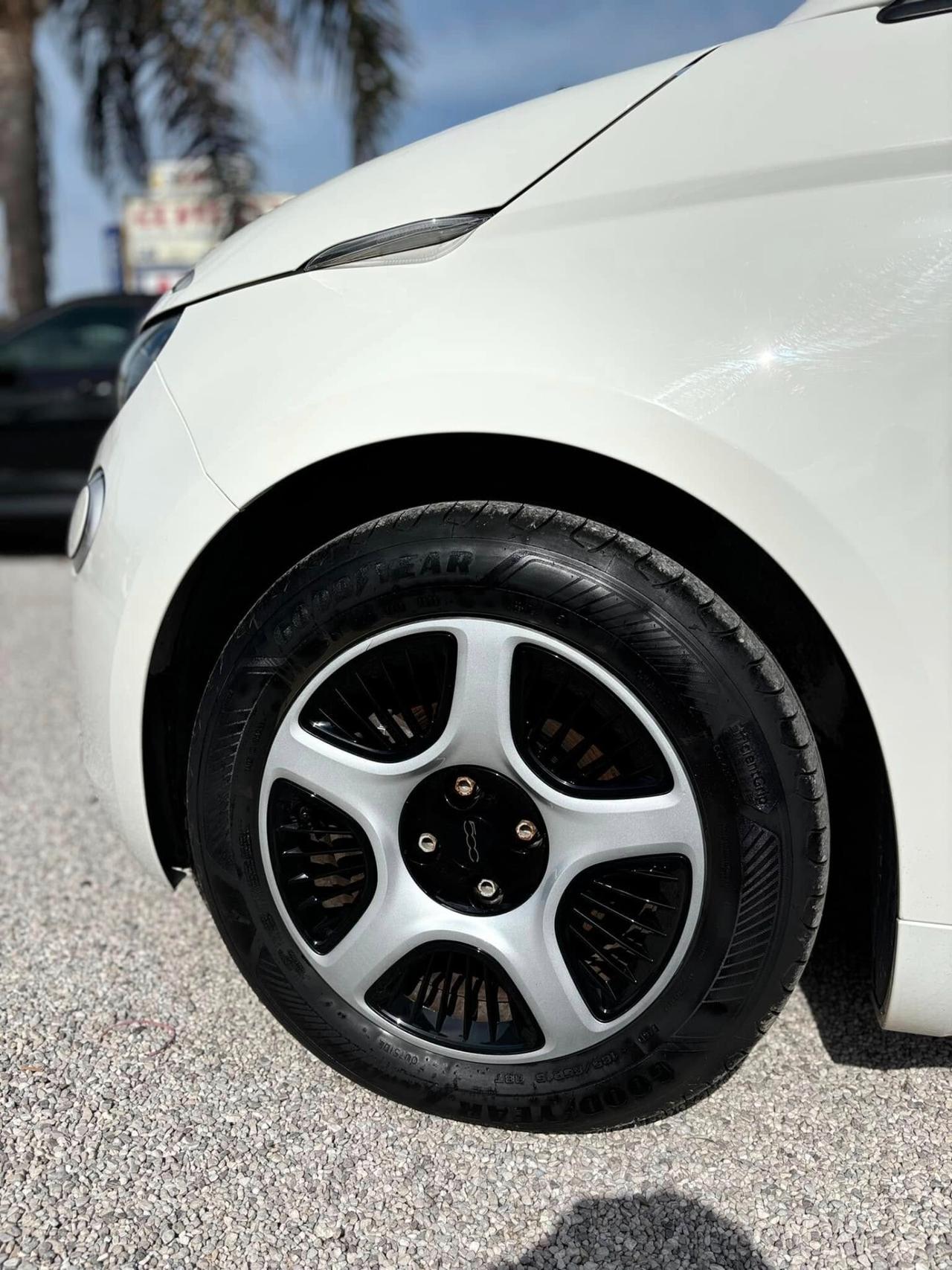 Fiat 500 500e Berlina 42 kWh Icon