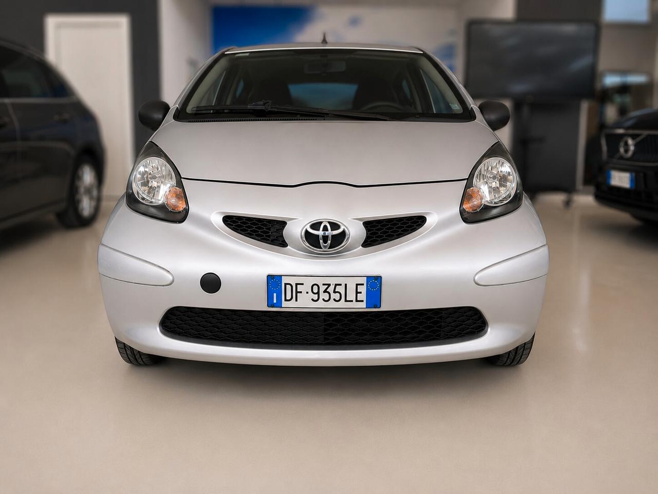 Toyota Aygo 1.0 12V VVT-i 5 porte Sol
