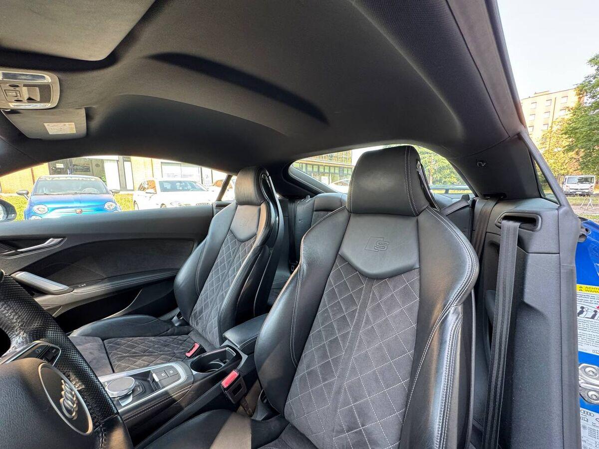 Audi TT Coupé 2.0 tfsi S line s-tronic