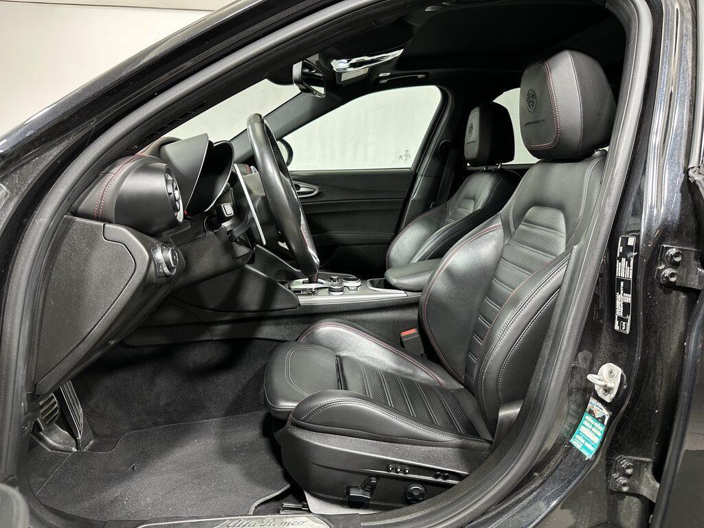 Alfa Romeo Giulia 2.2 t Competizione Q4 210cv auto