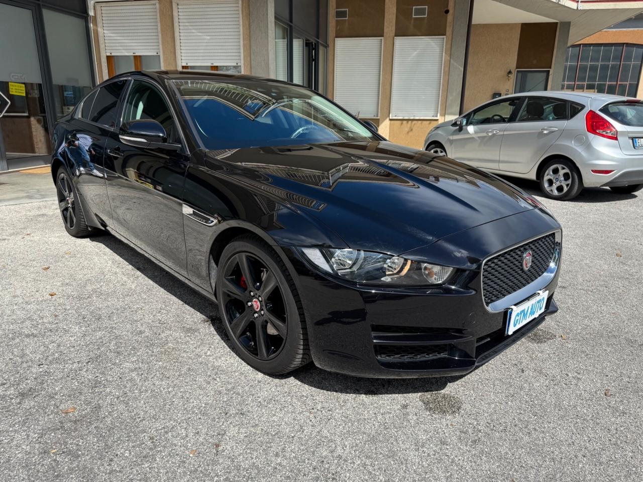 Jaguar XE 2.0 D Turbo aut. Pure