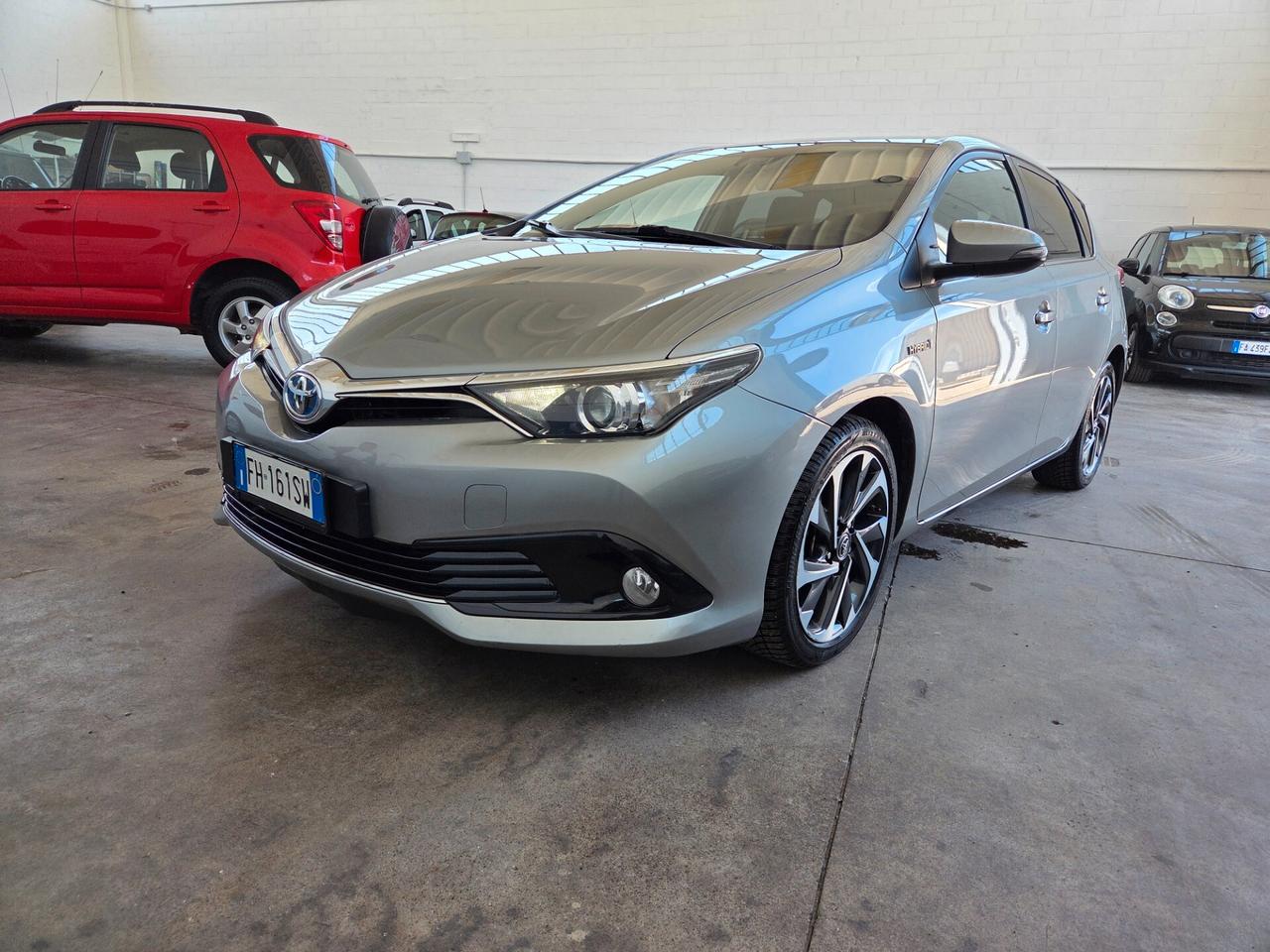 Toyota Auris 1.8 Hybrid Lounge