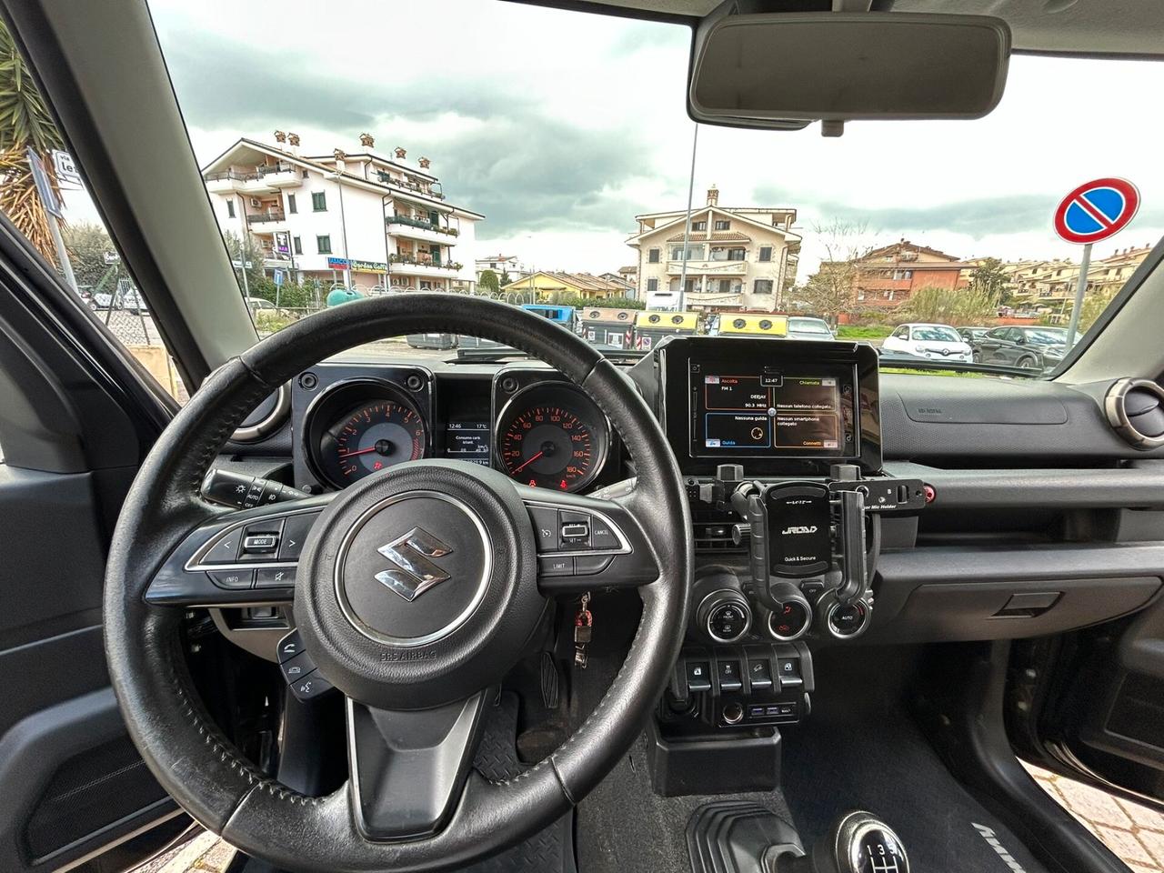 Suzuki Jimny 1.5 5MT Top