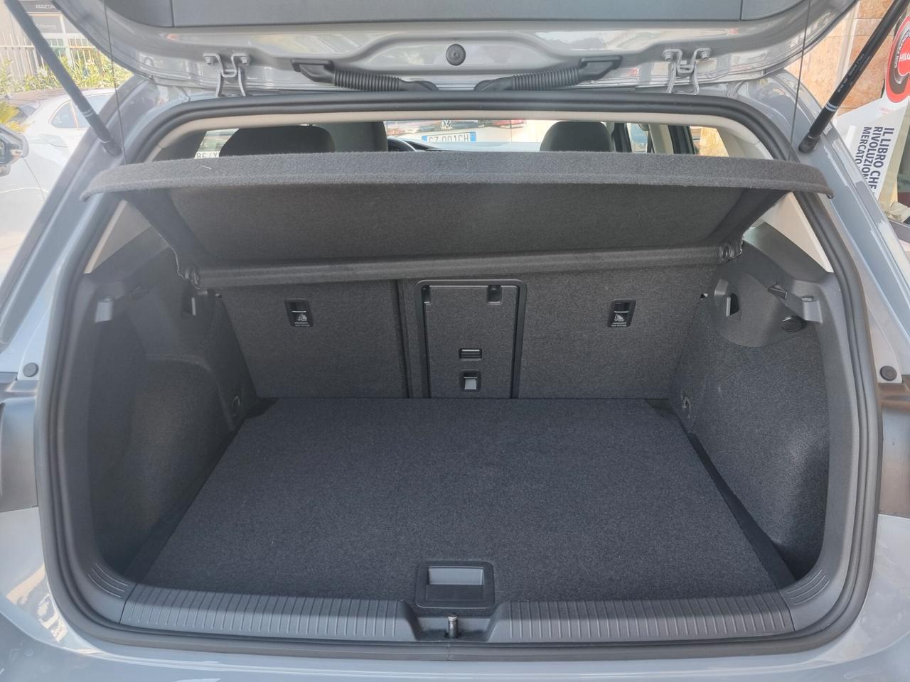Golf VIII 2020 1.0 etsi evo Life 110cv dsg