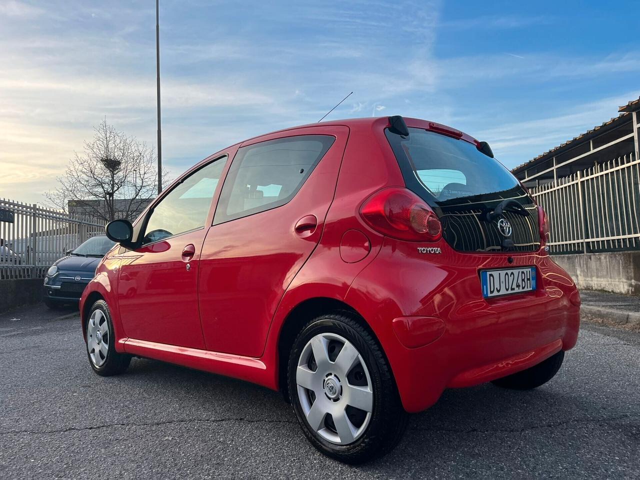 Toyota Aygo 1.0 BENZ SOLO 29.000 KM