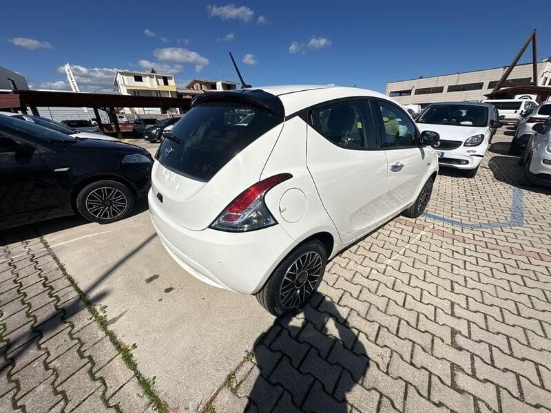 Lancia Ypsilon 1.0 FireFly 5 porte S&S Hybrid Platino