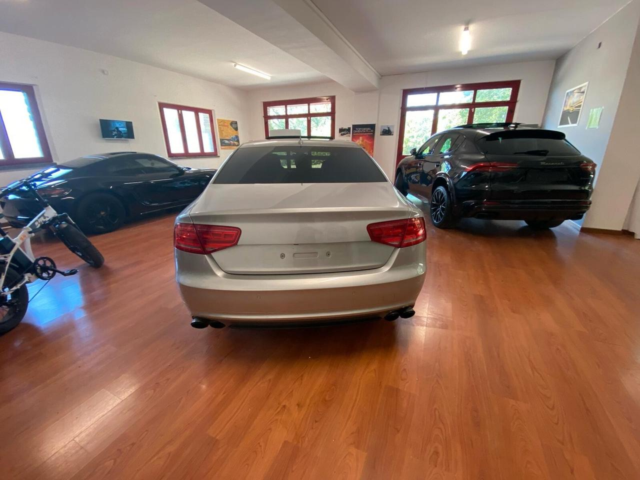 Audi A8 S8 4.0 TFSI quattro tiptronic
