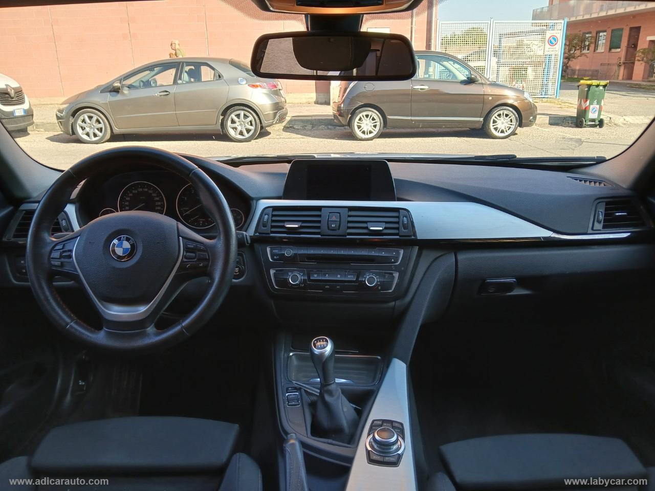 BMW 318d xDrive Touring Sport