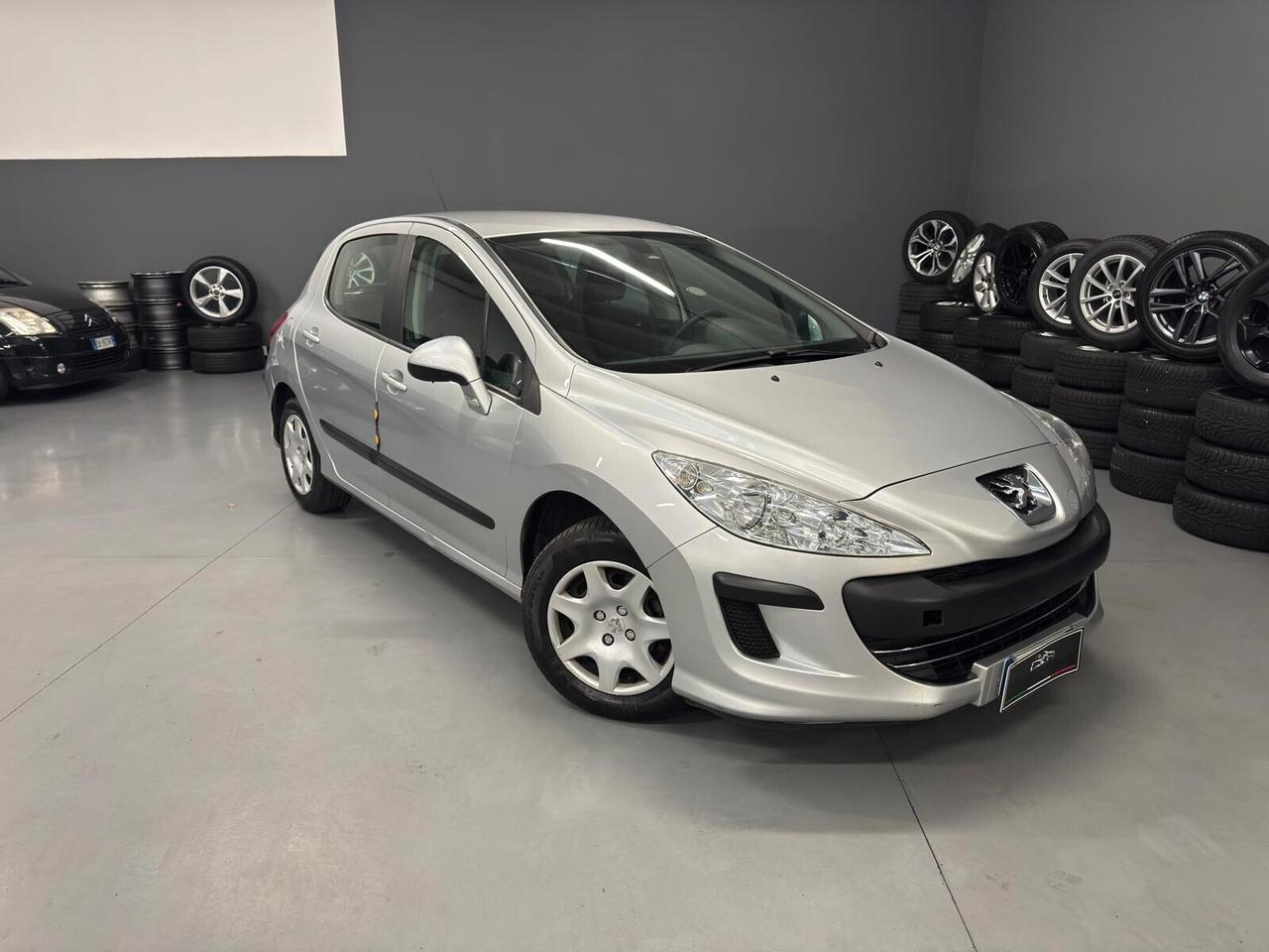 Peugeot 308 1.4 VTi 98CV 5p. Premium
