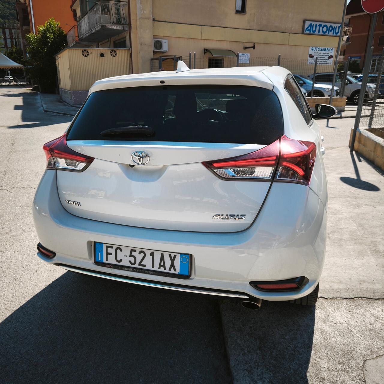 Toyota Auris 1.6 D-4D Lounge