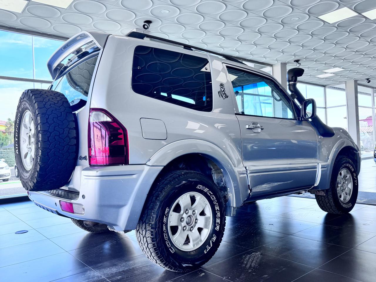 Mitsubishi Pajero 2.5 TDI 3p. Instyle