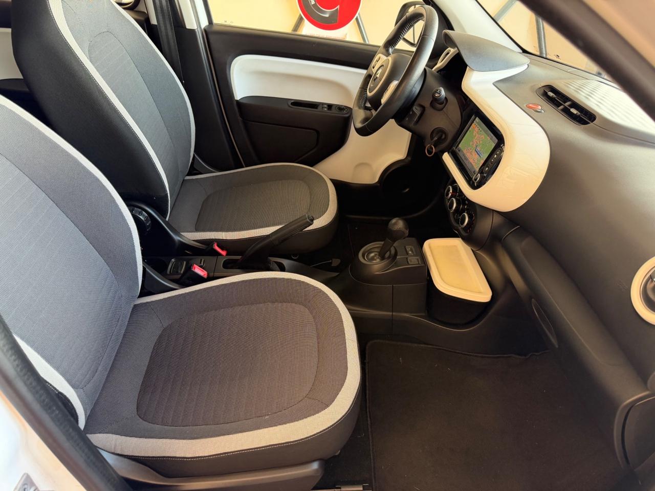 Renault Twingo TCe 90 CV EDC Intens
