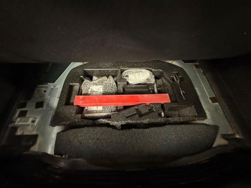 Lancia Ypsilon Ypsilon 1.2 69 CV 5 porte Silver