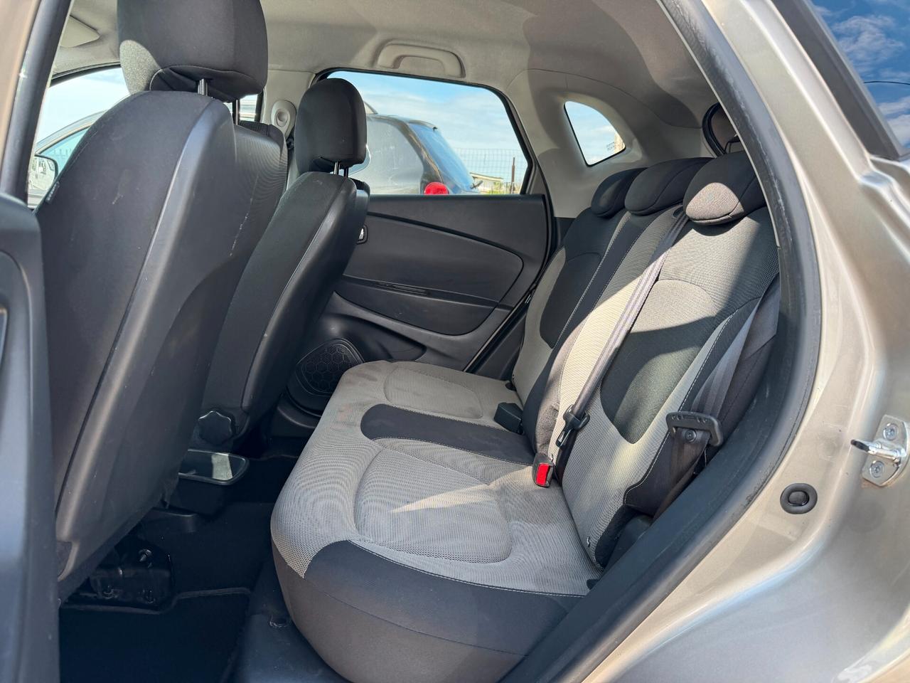 RENAULT CAPTUR 2014 900 BENZINA 90 CV *LEGGI
