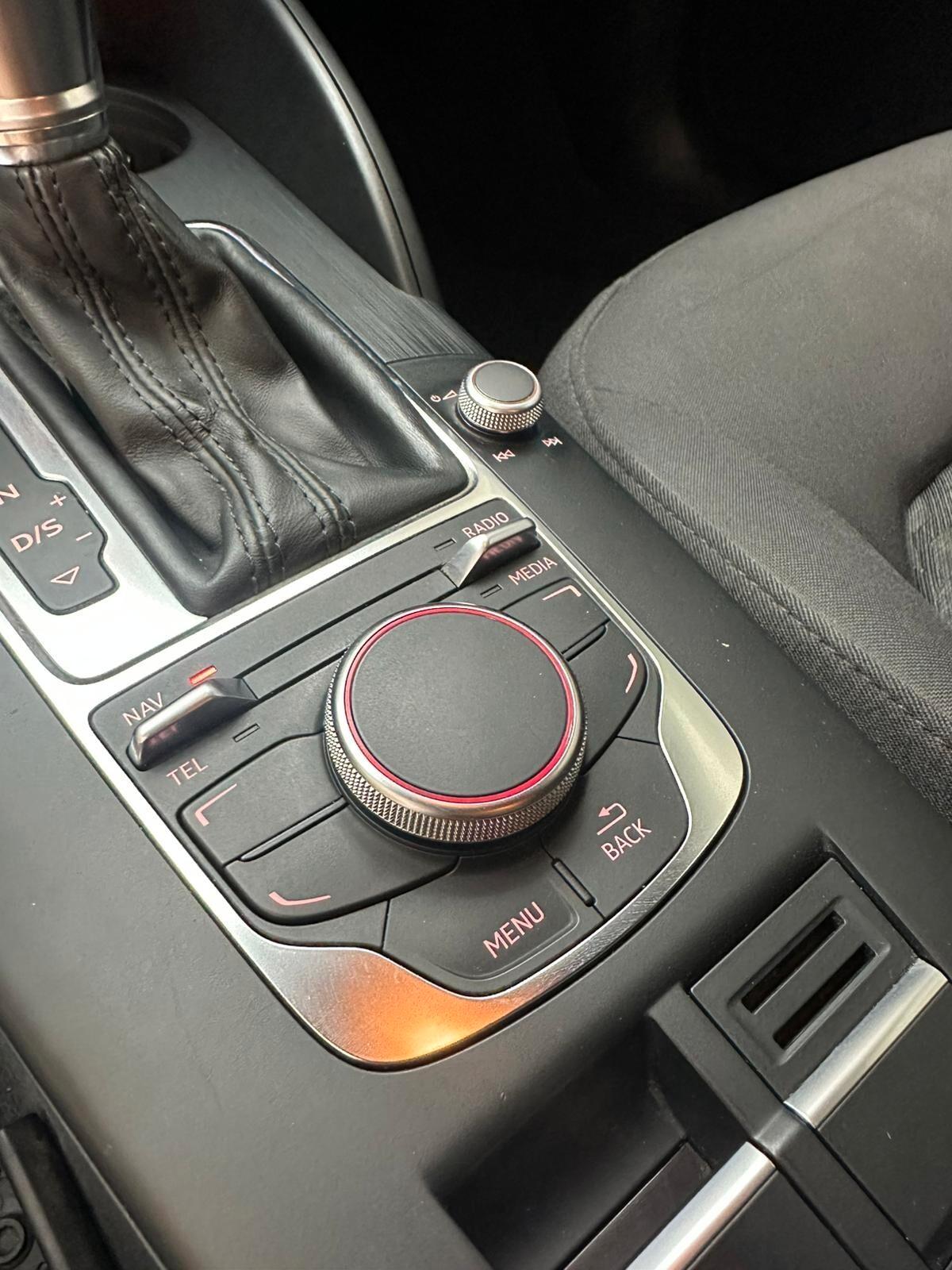 Audi A3 1.6 TDI 110CV S TRONIC