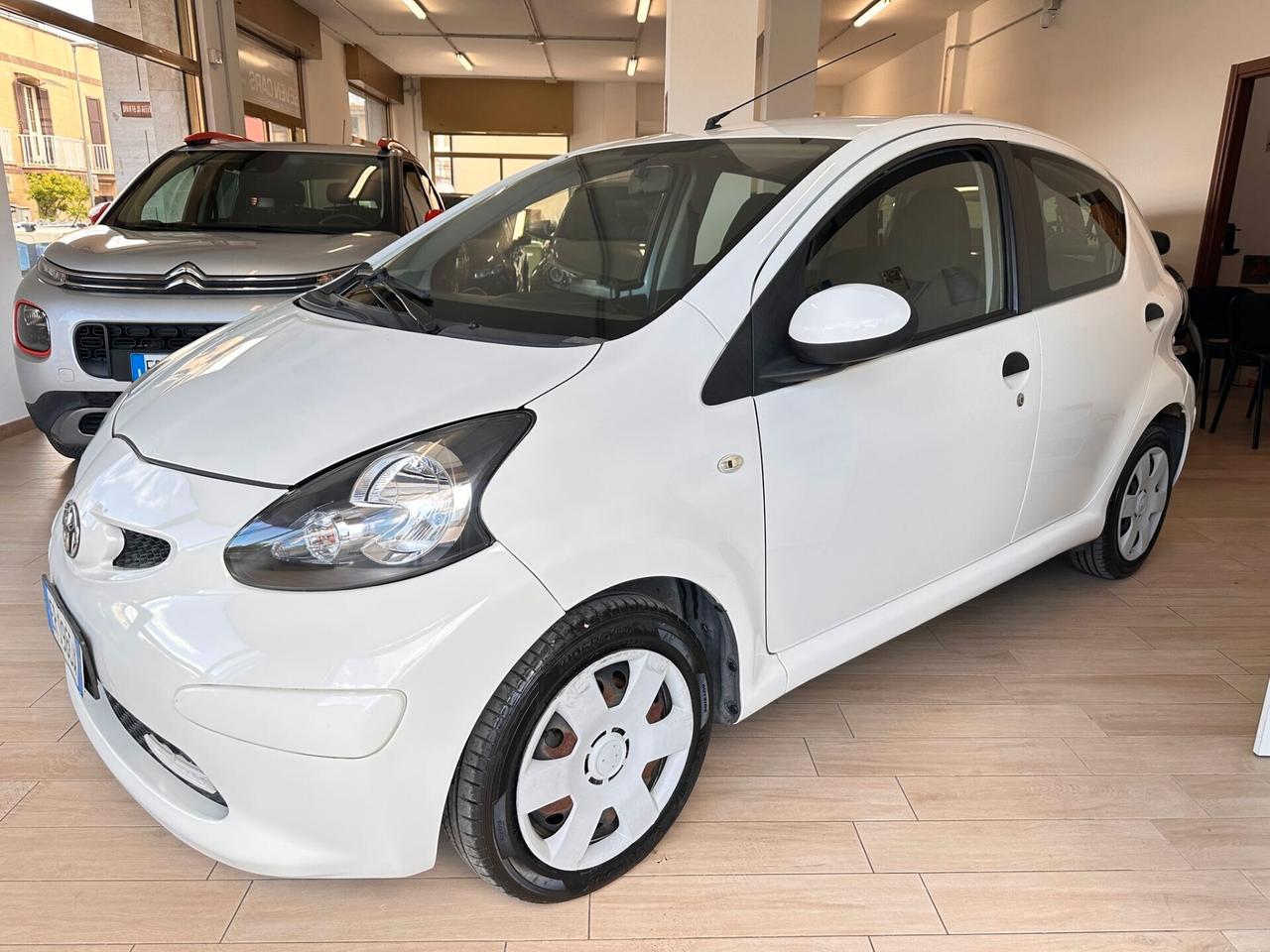 Toyota Aygo 1.0 12V VVT-i 5 porte Lounge Connect