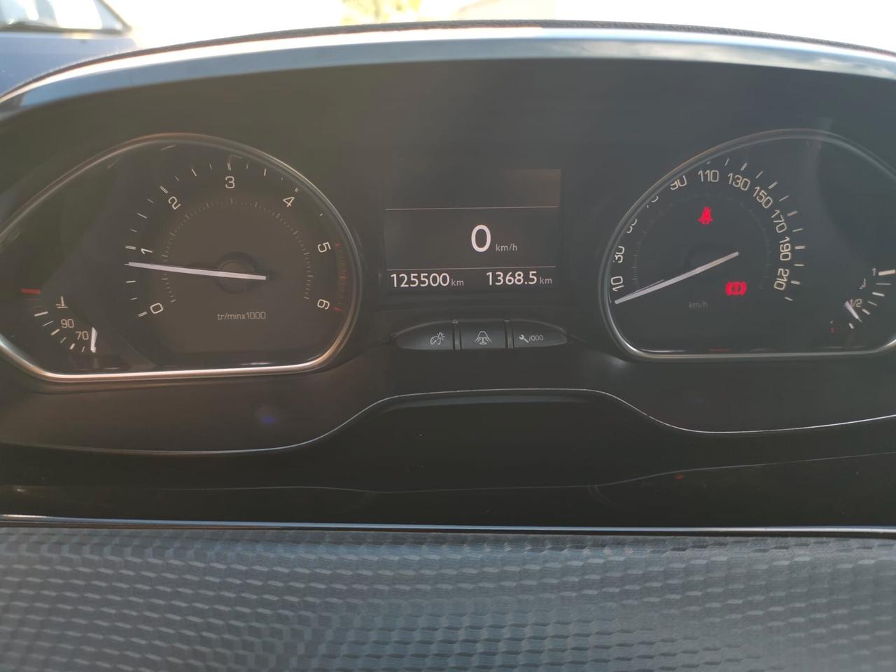 Peugeot 2008 1.6 e-HDi 115 CV Stop&Start Allure