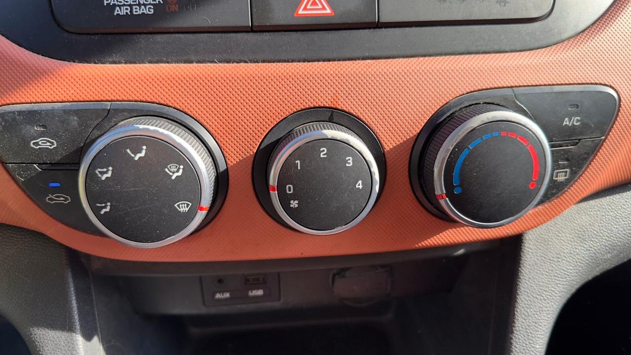 Hyundai i10 1.0 MPI Comfort 2015 GPL NEOPATENT leggi testo