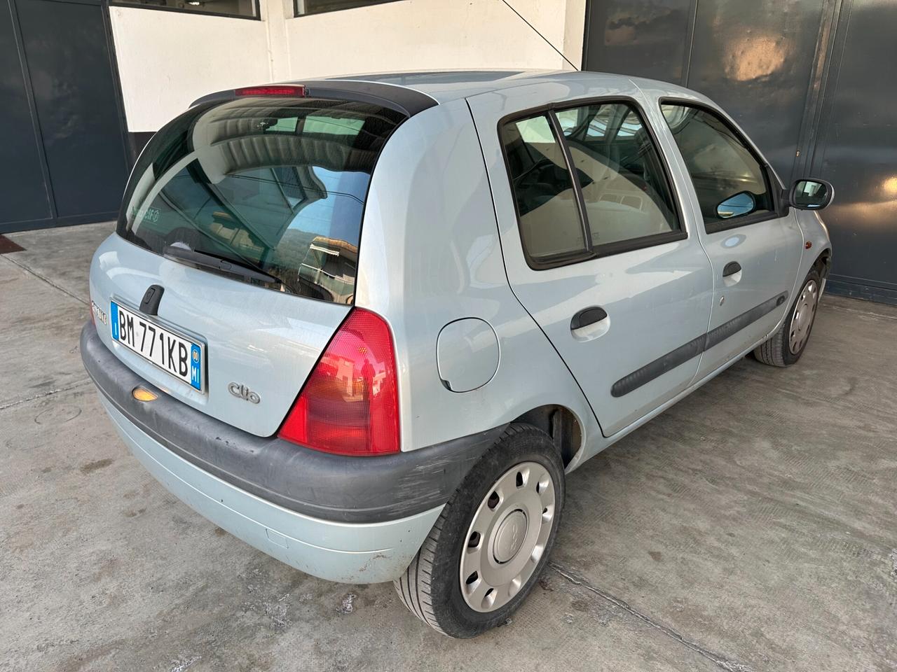 Renault Clio 1.2 BENZINA - DISTRIBUZIONE FATTA A 200.000KM