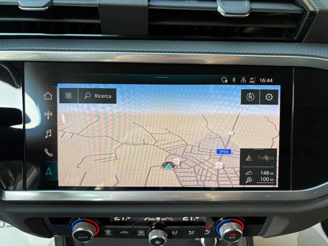 AUDI Q3 35 2.0 TDI S tronic quattro Business COCKPIT