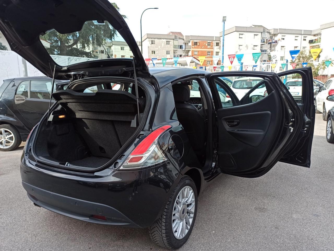 Lancia Ypsilon 1.3 MJT 16V 95 CV 5p. S&S Platinum