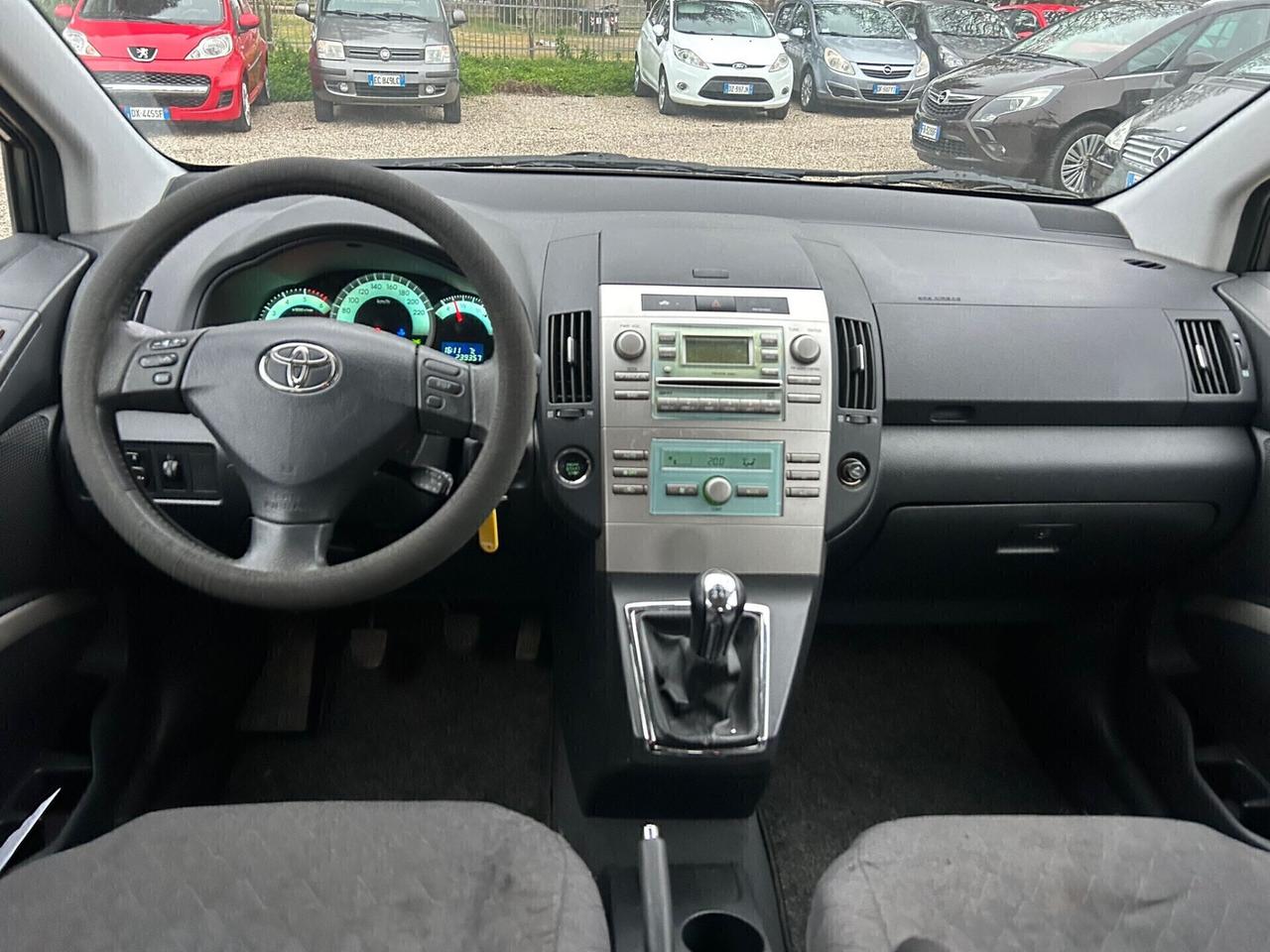 Toyota Corolla 2.0 16V D-4D 5 porte Sol