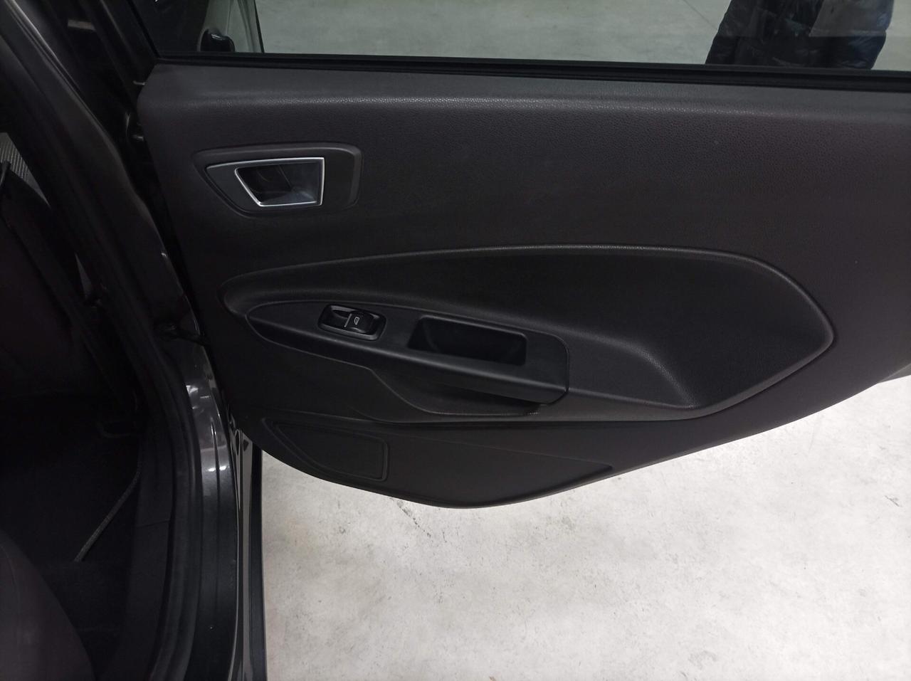 Ford Fiesta 1.5 TDCi 75CV 5 porte Titanium 01/2016