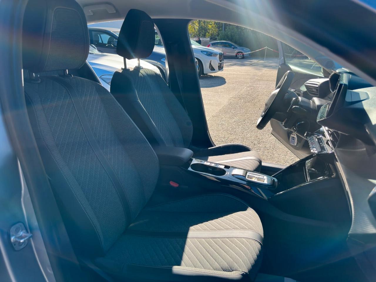 Peugeot 208 Hybrid 110 e-DCS6 Allure
