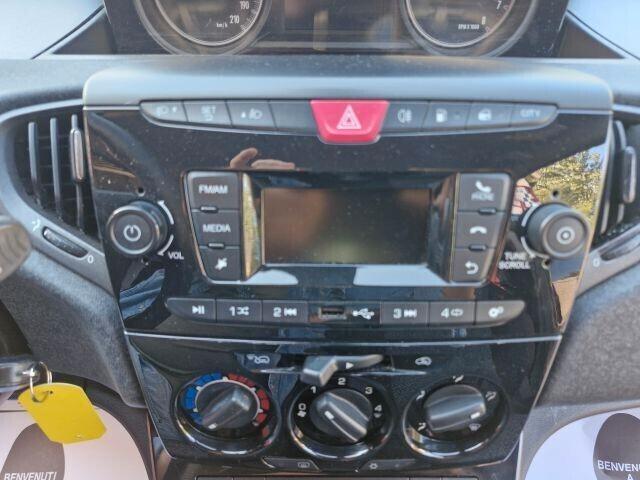 Lancia Ypsilon 1.2 69 CV 5 porte GPL Ecochic Elefantino Blu