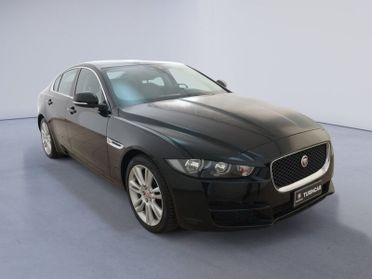 Jaguar XE 2.0 D 180 CV aut. SE